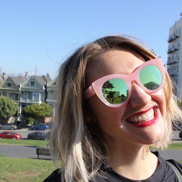 Meet your Posher, Kasandra - Picture 1 of 1